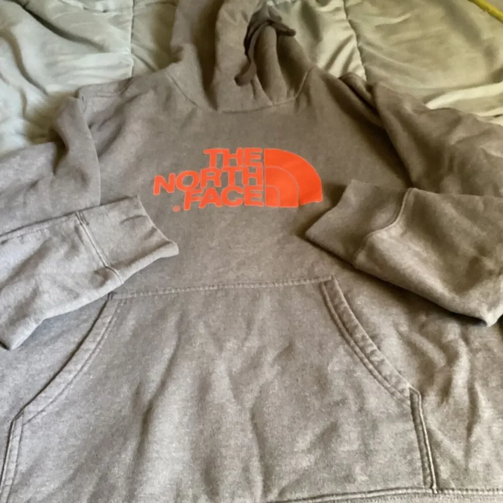 1729 The North Face Men's Green Long Sleeve Pullover Hooded Sweatshirt Medium